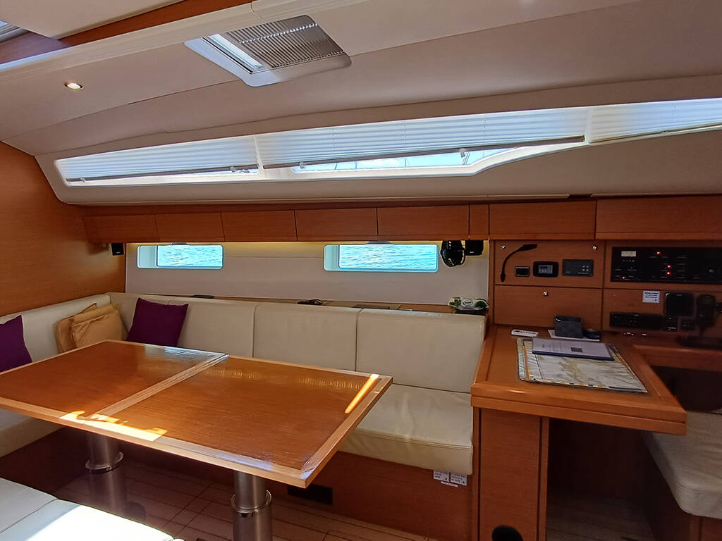 Sailing yacht Jeanneau 54 