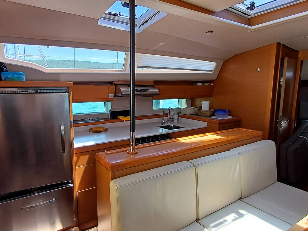 Sailing yacht Jeanneau 54 