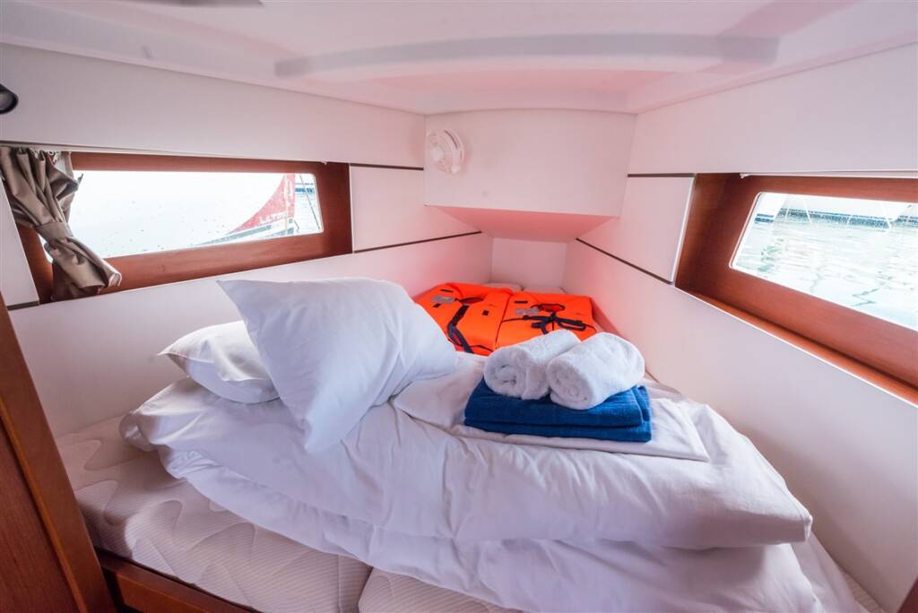 Sailing yacht Oceanis 35.1 Lampuga