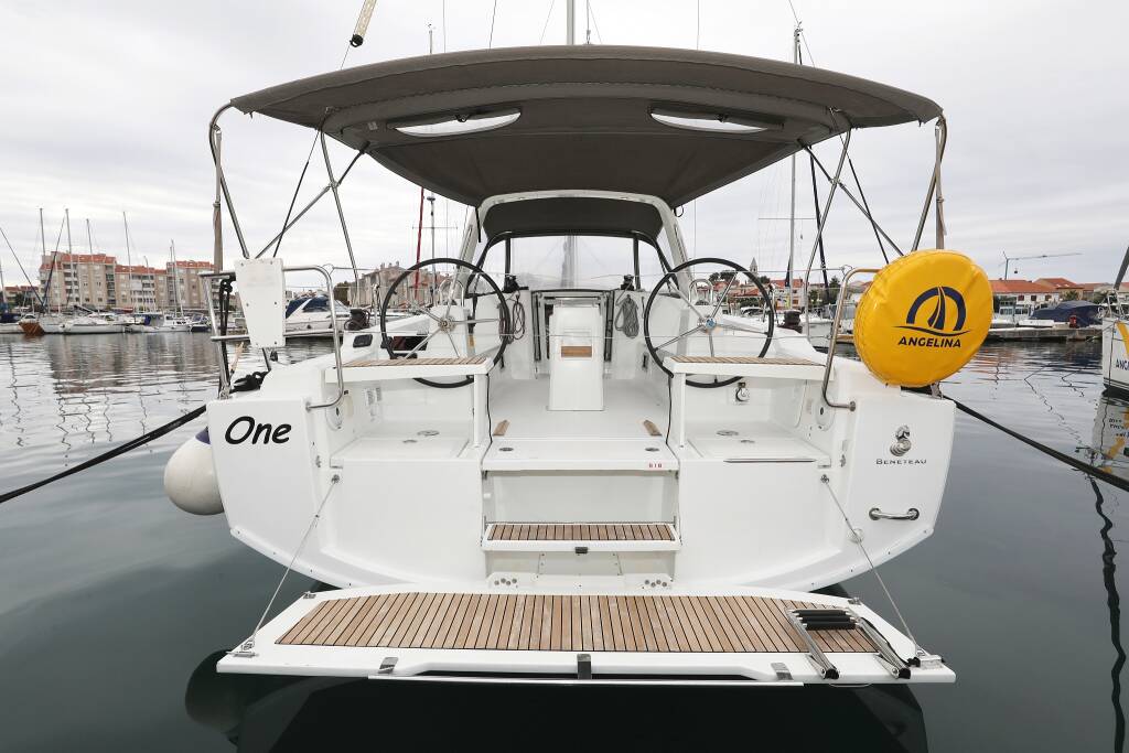 Segelyachten Oceanis 38 One