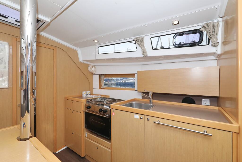 Segelyachten Oceanis 38 One