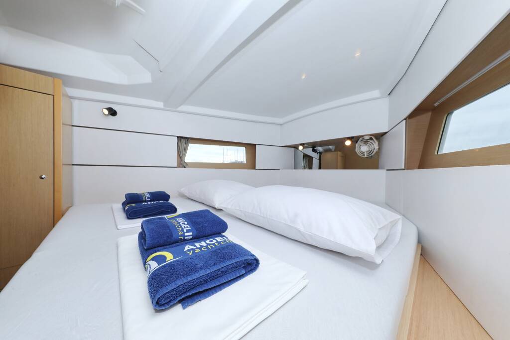 Sailing yacht Oceanis 38 One