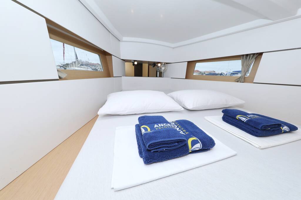 Sailing yacht Oceanis 38 One