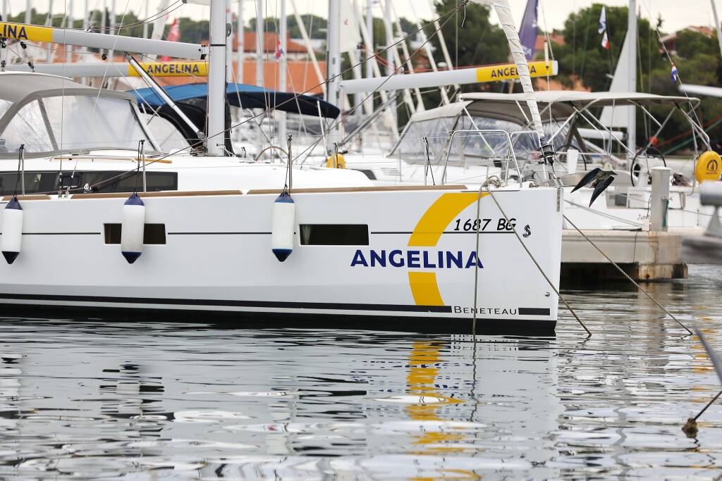 Segelyachten Oceanis 38 One