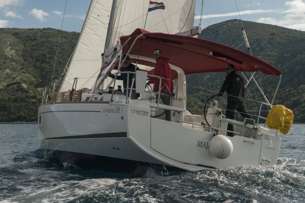 Sailing yacht Oceanis 38.1 Majano