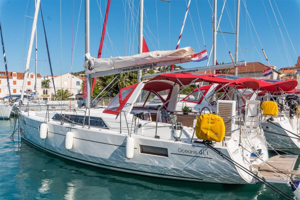 Sailing yacht Oceanis 41.1 Sparkling