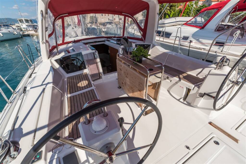 Sailing yacht Oceanis 41.1 Sparkling