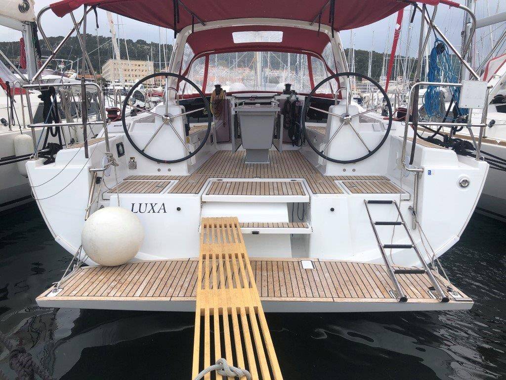 Sailing yacht Oceanis 41.1 Luxa