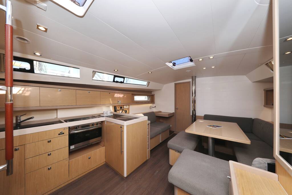 Segelyachten Oceanis 45 Barbarella