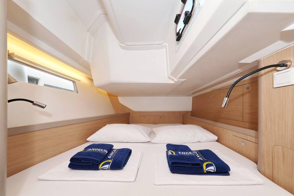 Sailing yacht Oceanis 45 Barbarella