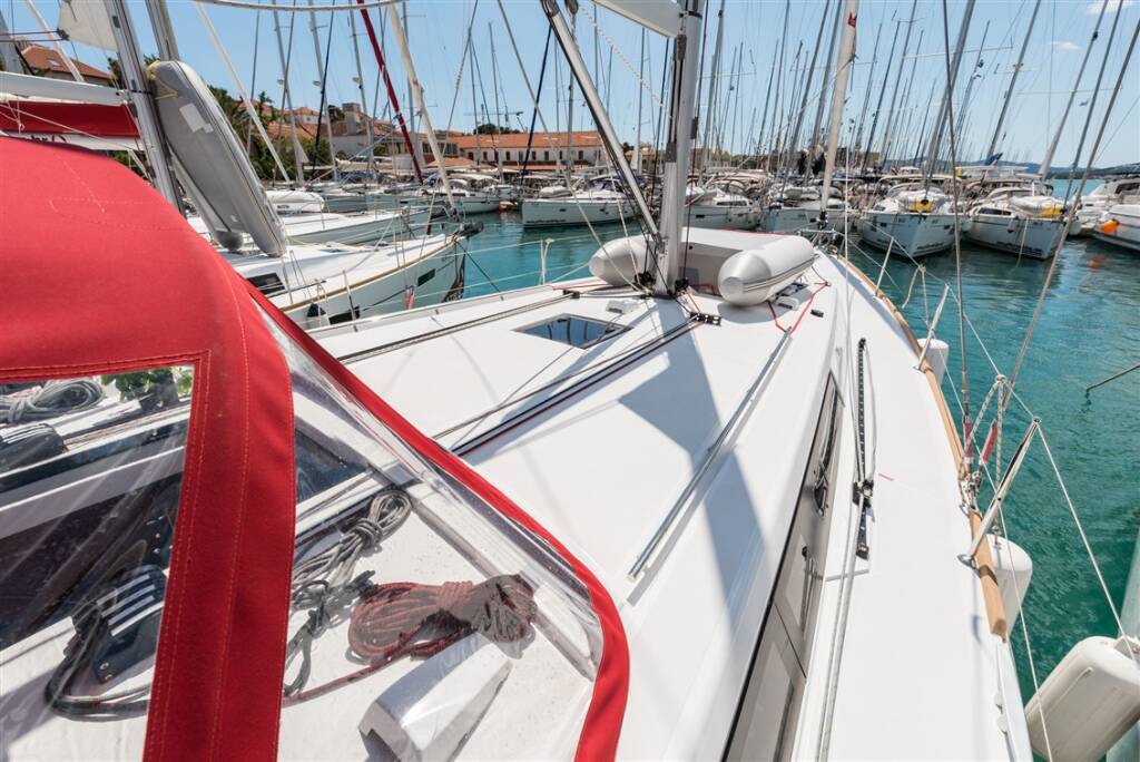Sailing yacht Oceanis 45 Mobula One