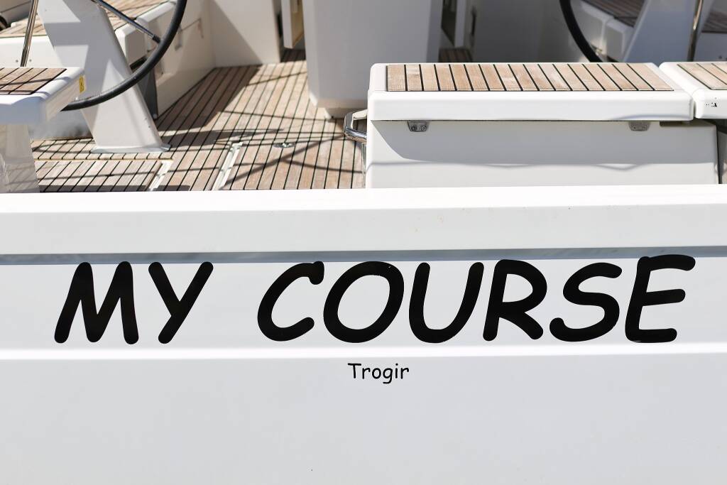 Sailing yacht Oceanis 46.1 My Course