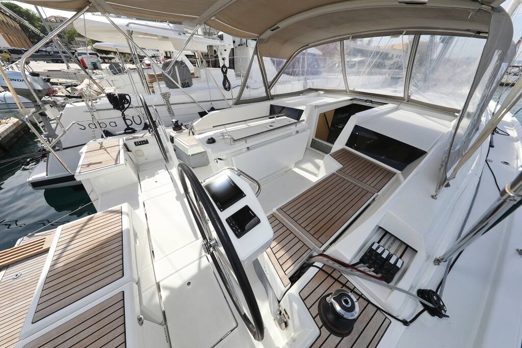 Sailing yacht Oceanis 46.1 Air 2