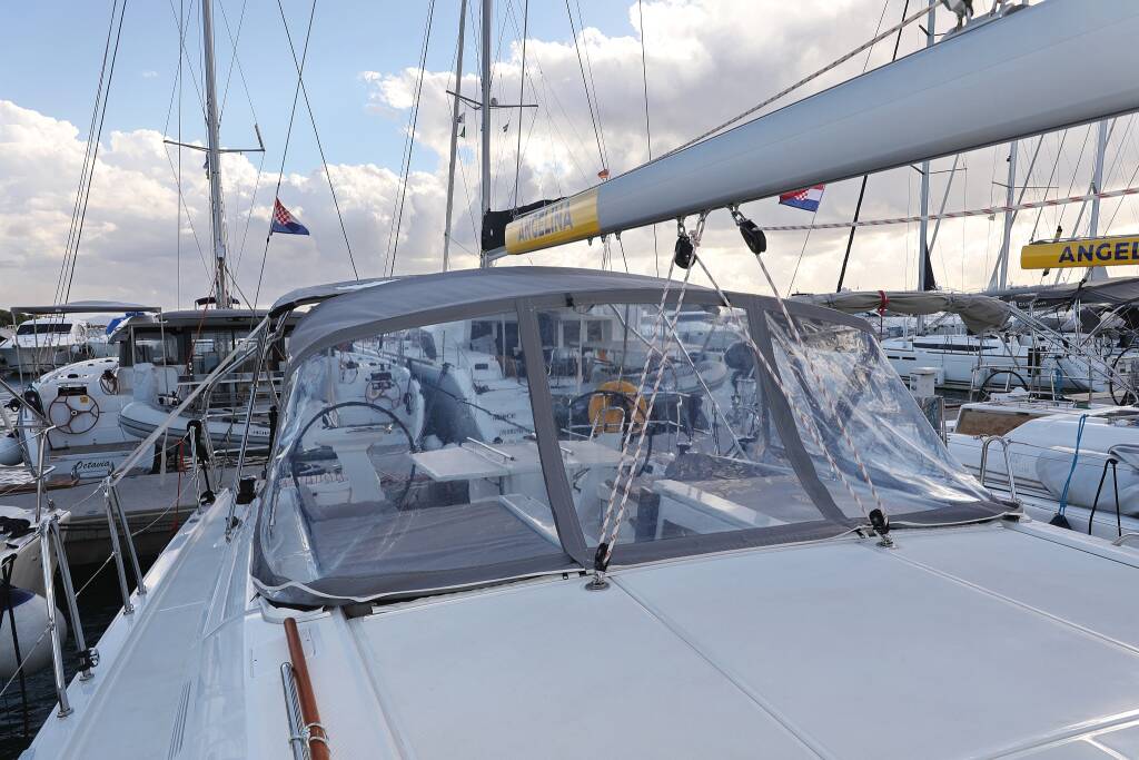 Sailing yacht Oceanis 46.1 