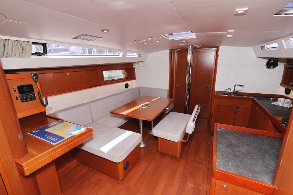 Sailing yacht Oceanis 48 Alpha