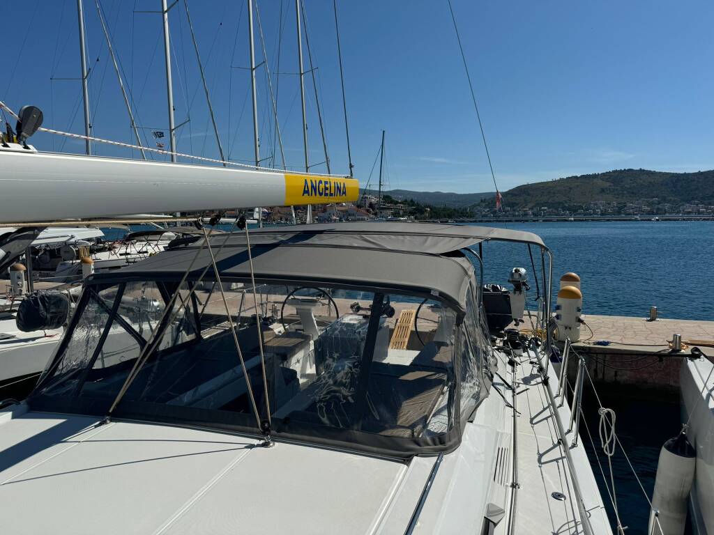 Sailing yacht Oceanis 51.1 Seaduction