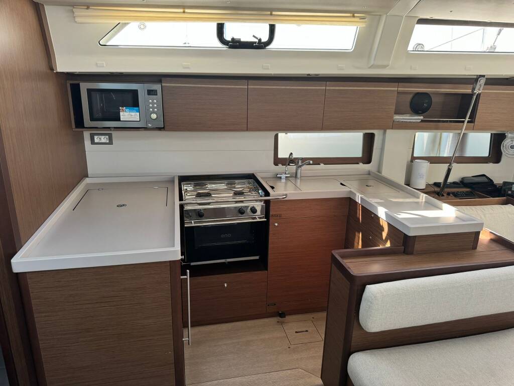 Sailing yacht Oceanis 51.1 Seaduction