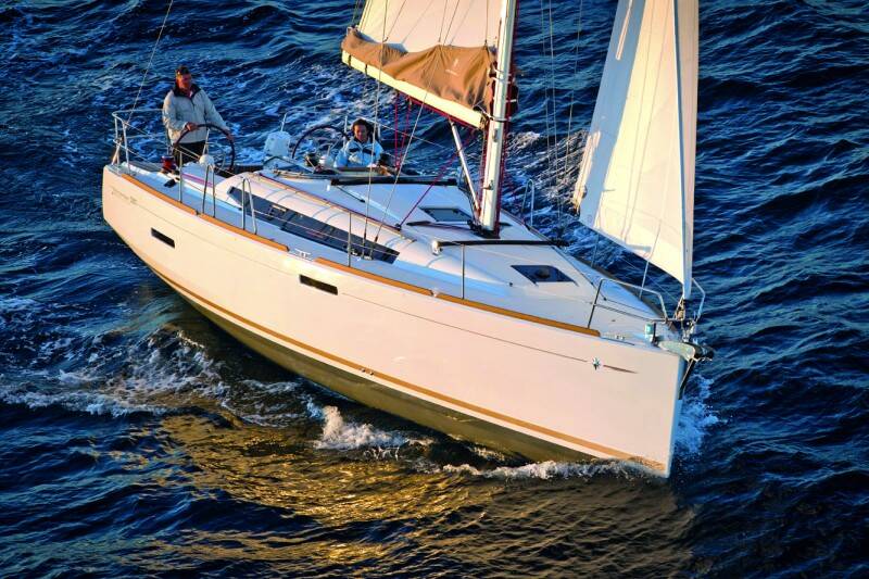 Sailing yacht Sun Odyssey 389 Islanders