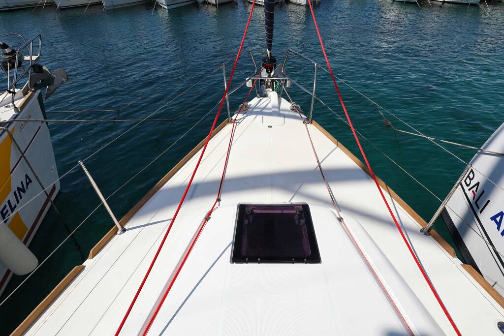 Sailing yacht Sun Odyssey 439 Malin